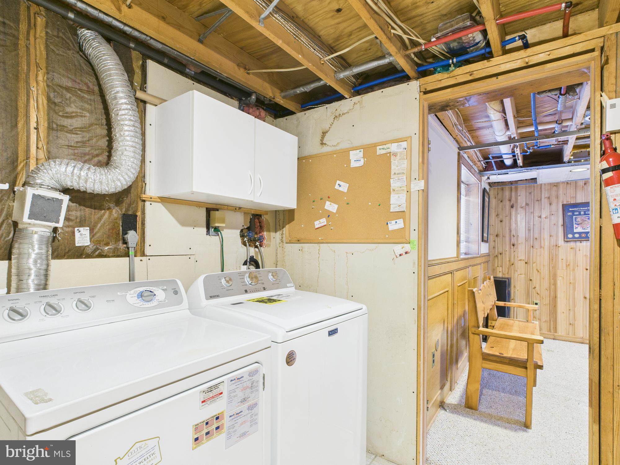 ARROWHEAD  LAKES - Residential