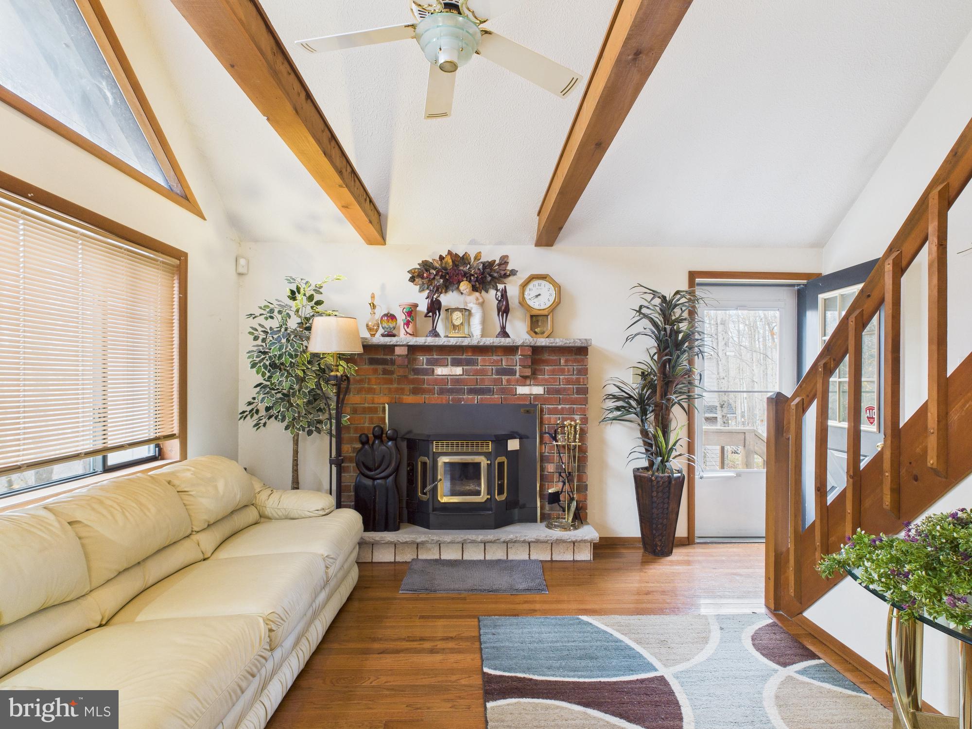 ARROWHEAD  LAKES - Residential