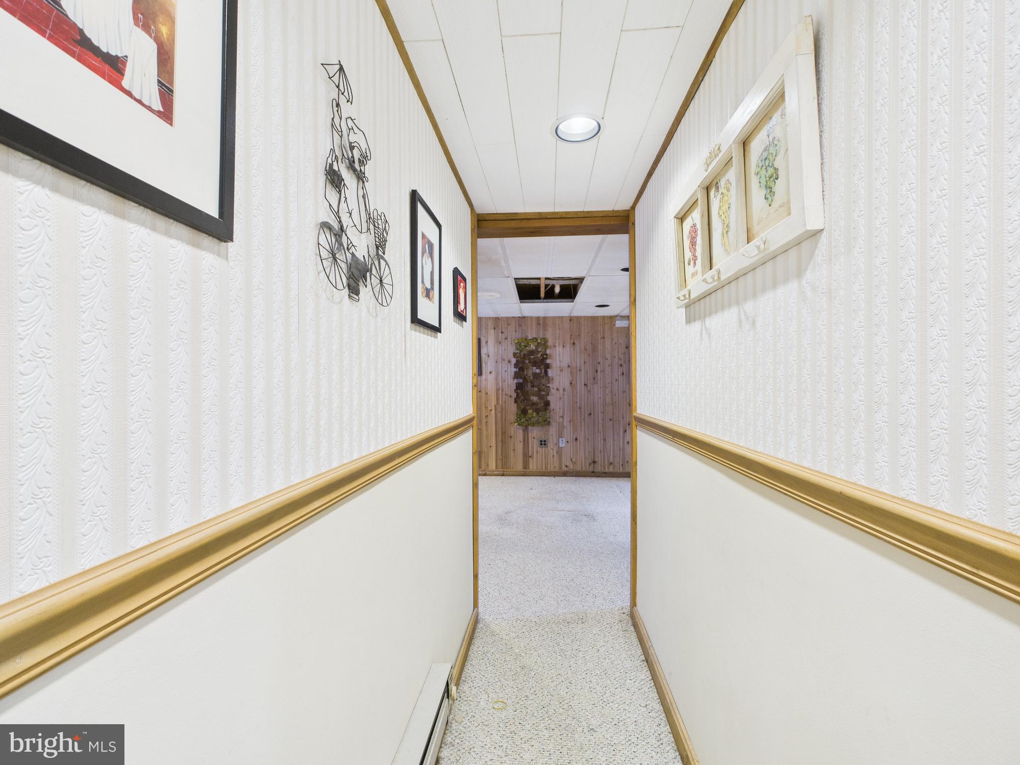 ARROWHEAD  LAKES - Residential