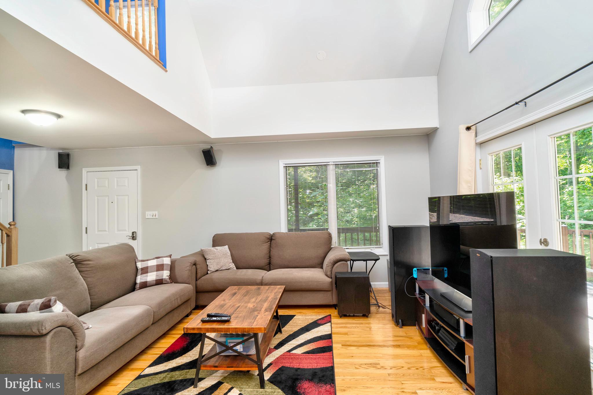 PRESIDENTIAL LAKES - Residential