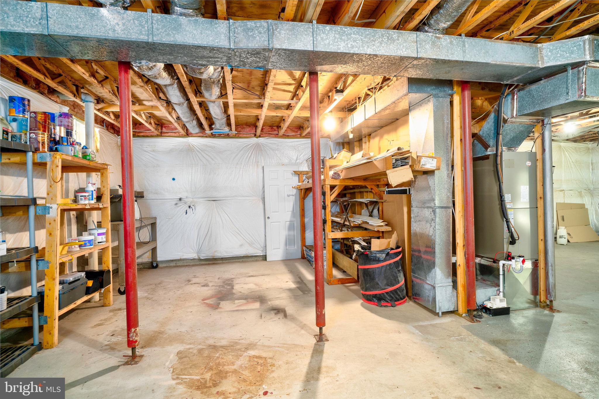 PRESIDENTIAL LAKES - Residential