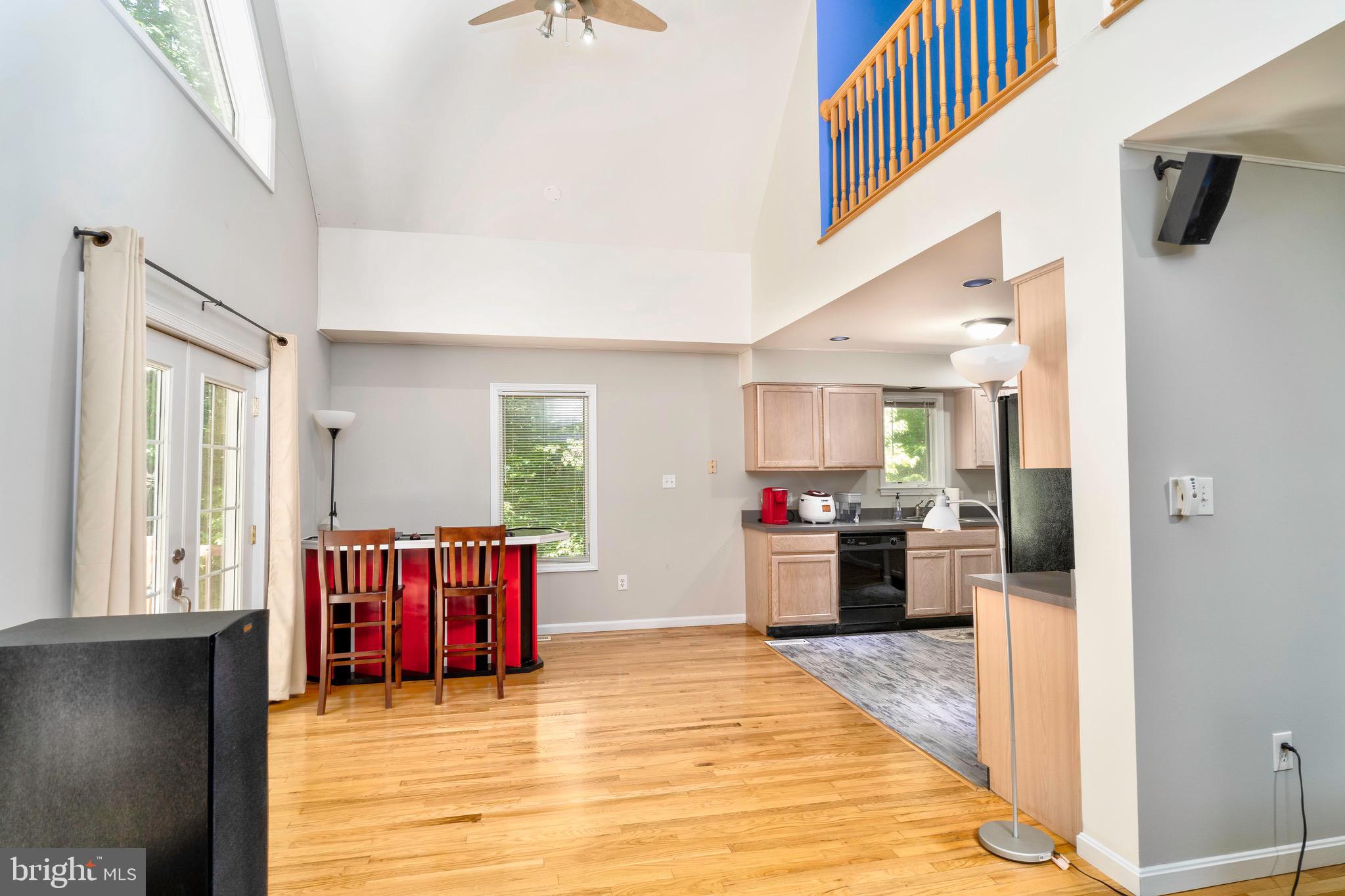 PRESIDENTIAL LAKES - Residential