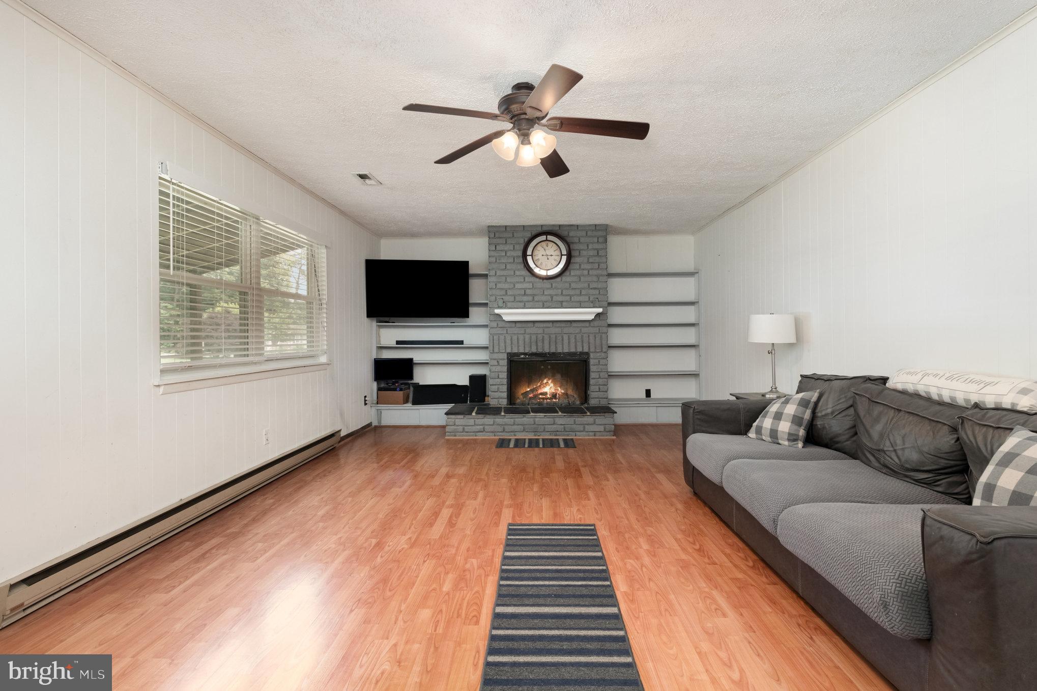 219 CEDAR LANE