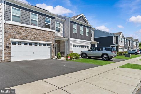 Townhouse For Rent - 15 Morley Boulevard<br/> MEDFORD, NJ 08055