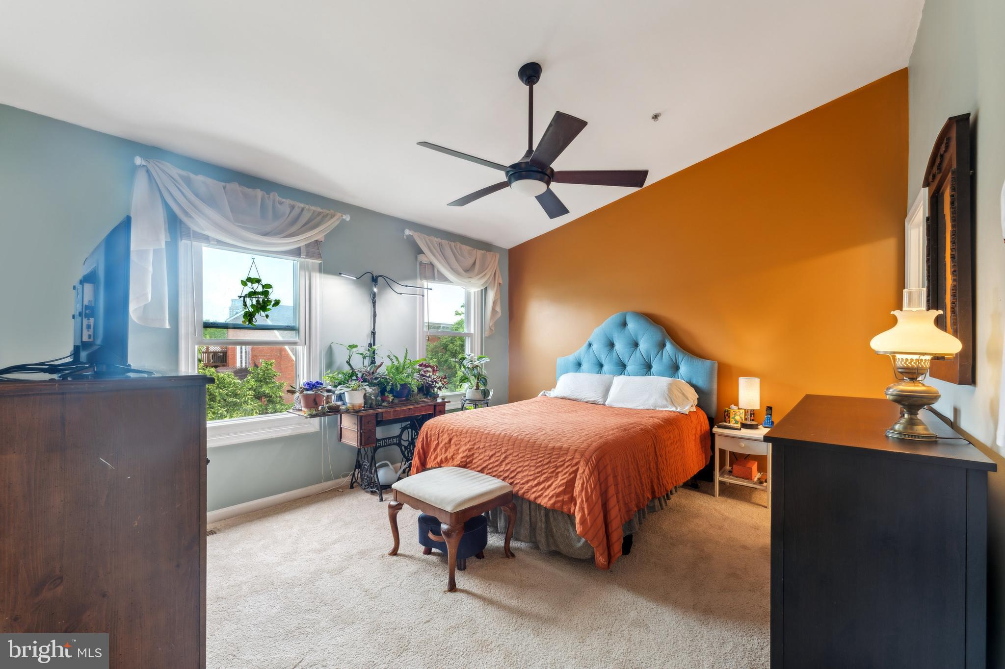 MONTGOMERY SQUARE - Residential