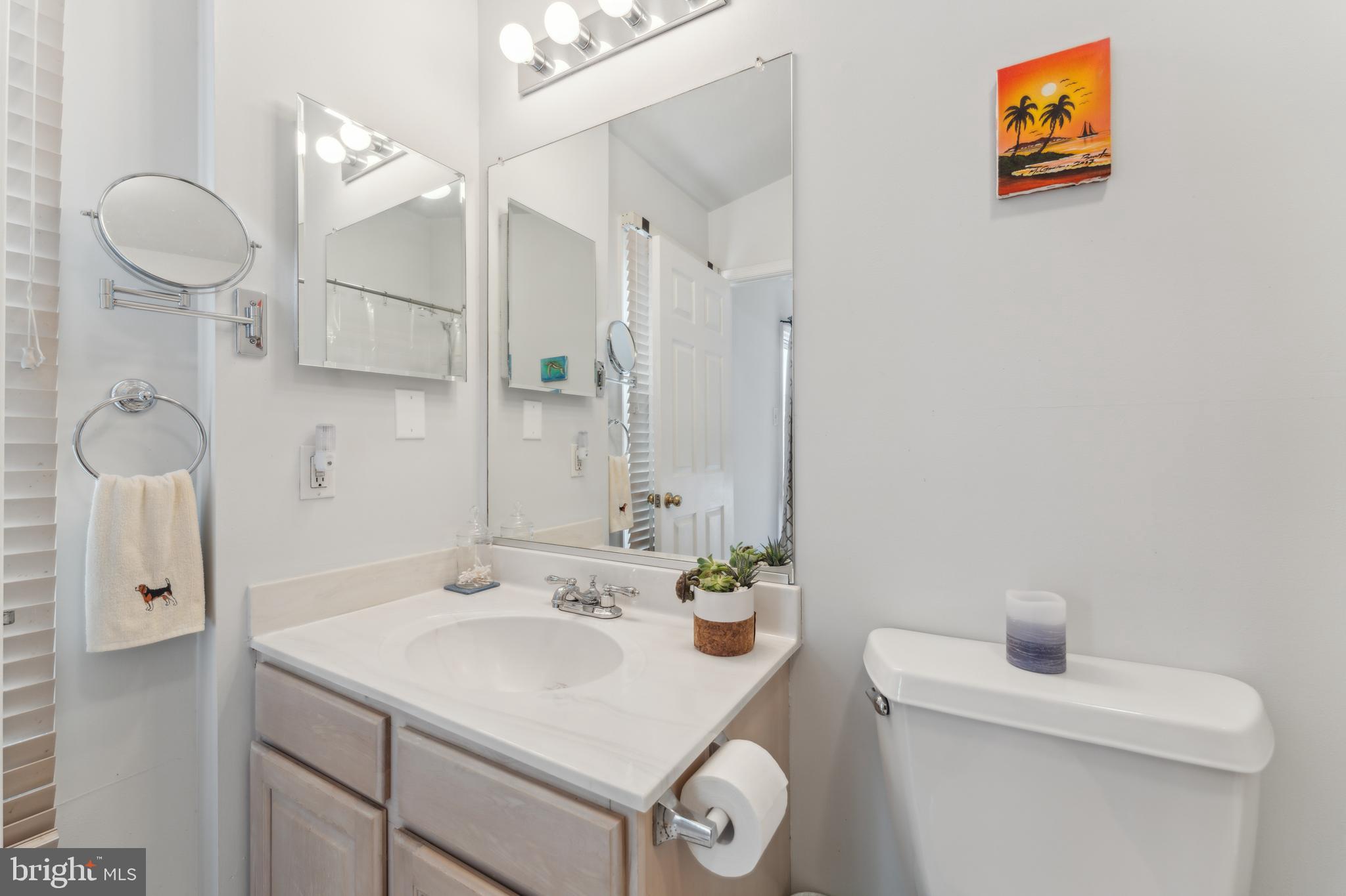 MONTGOMERY SQUARE - Residential