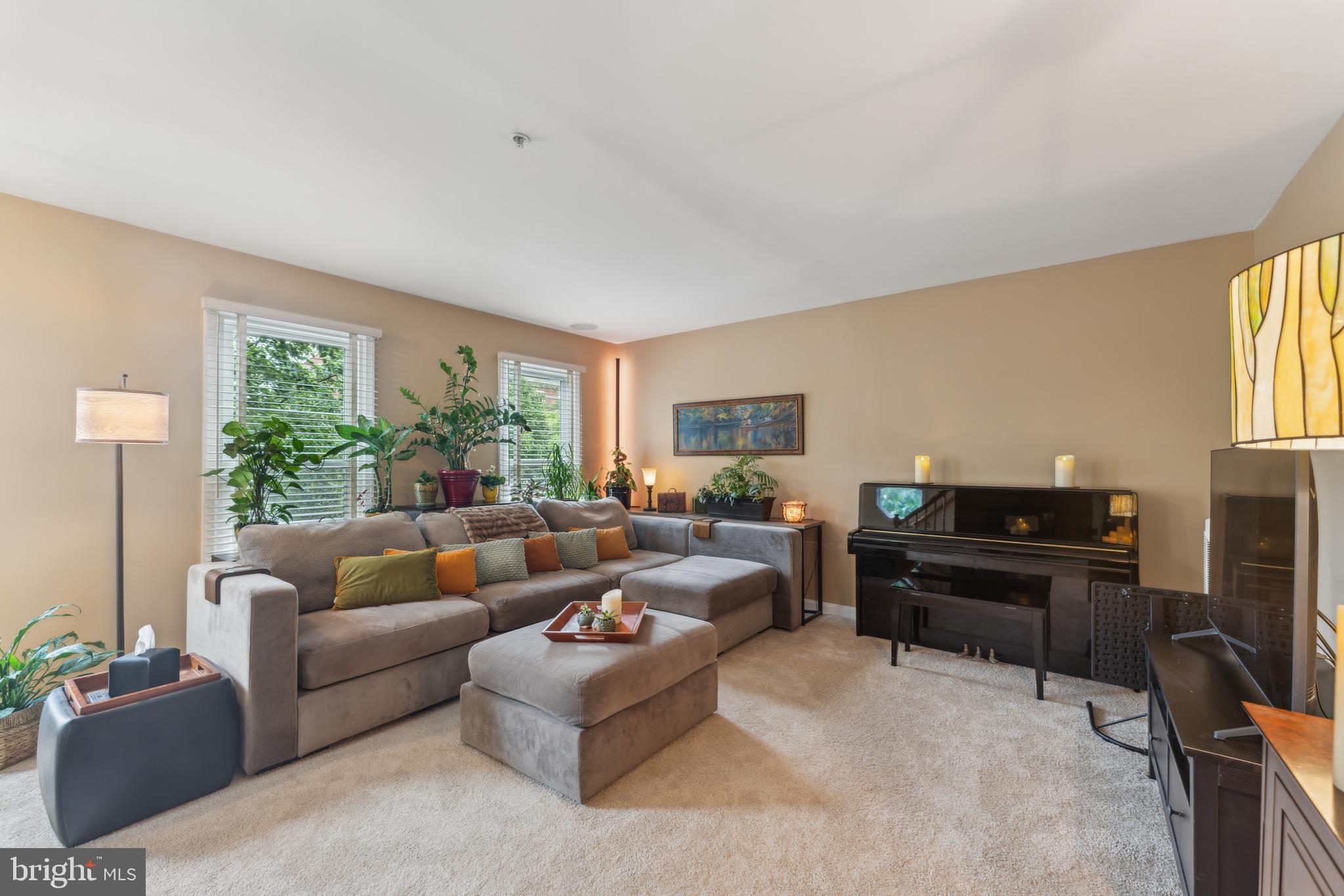 MONTGOMERY SQUARE - Residential