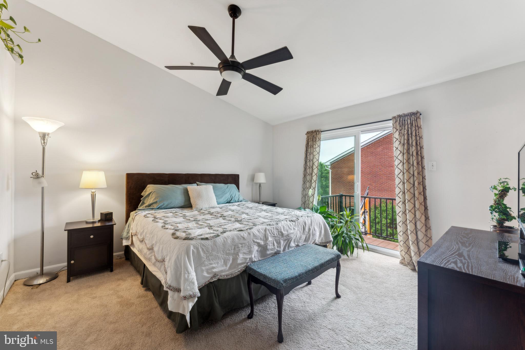 MONTGOMERY SQUARE - Residential