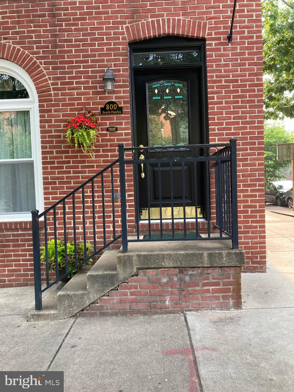 MONTGOMERY SQUARE - Residential