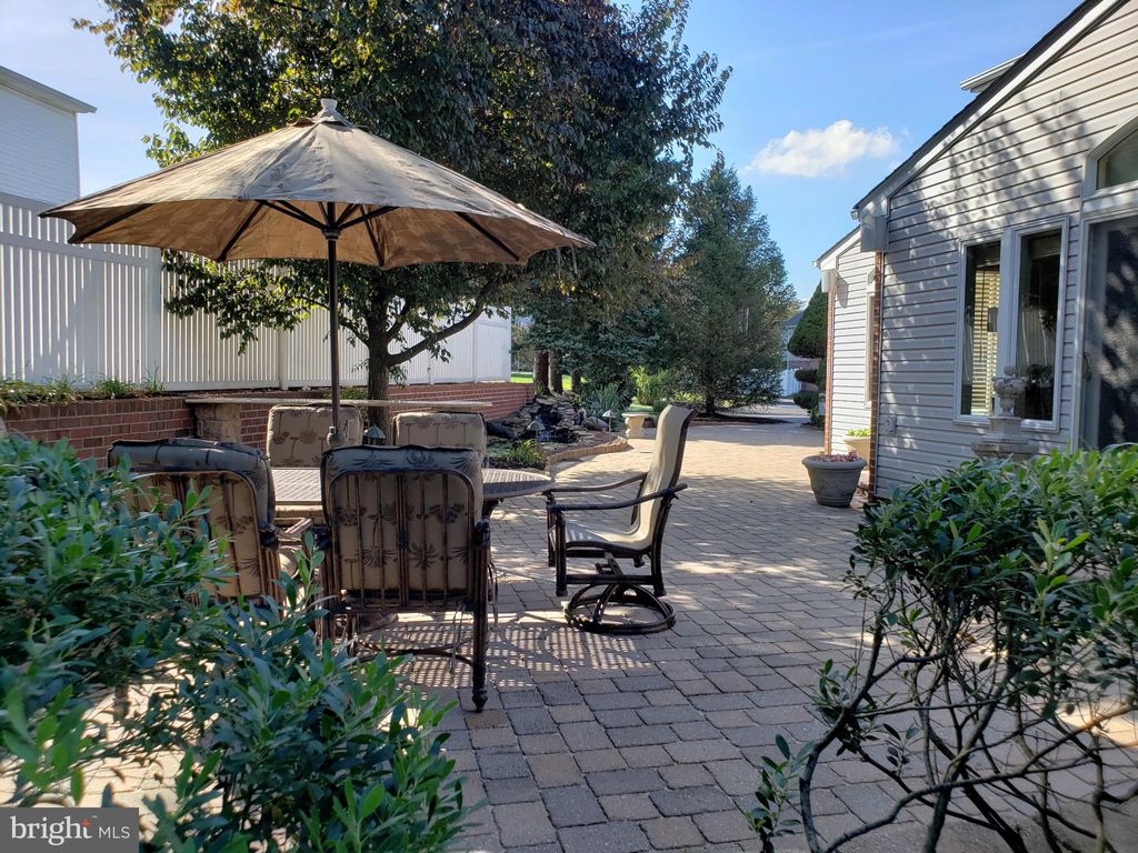 Photo of 992 Sheffield Lane, HUNTINGDON VALLEY, PA 19006 (MLS # PAMC2164450)