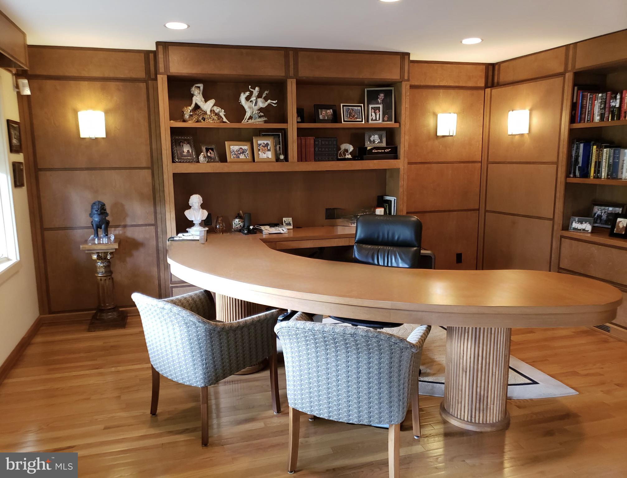 HUNTINGDON VALLEY - Residential