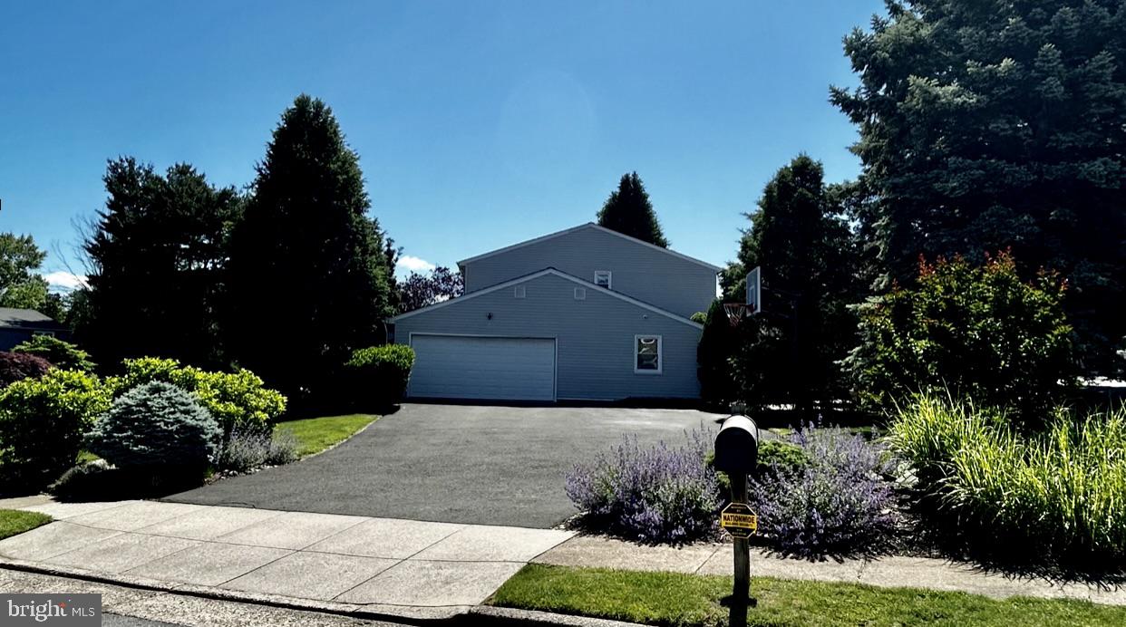 HUNTINGDON VALLEY - Residential