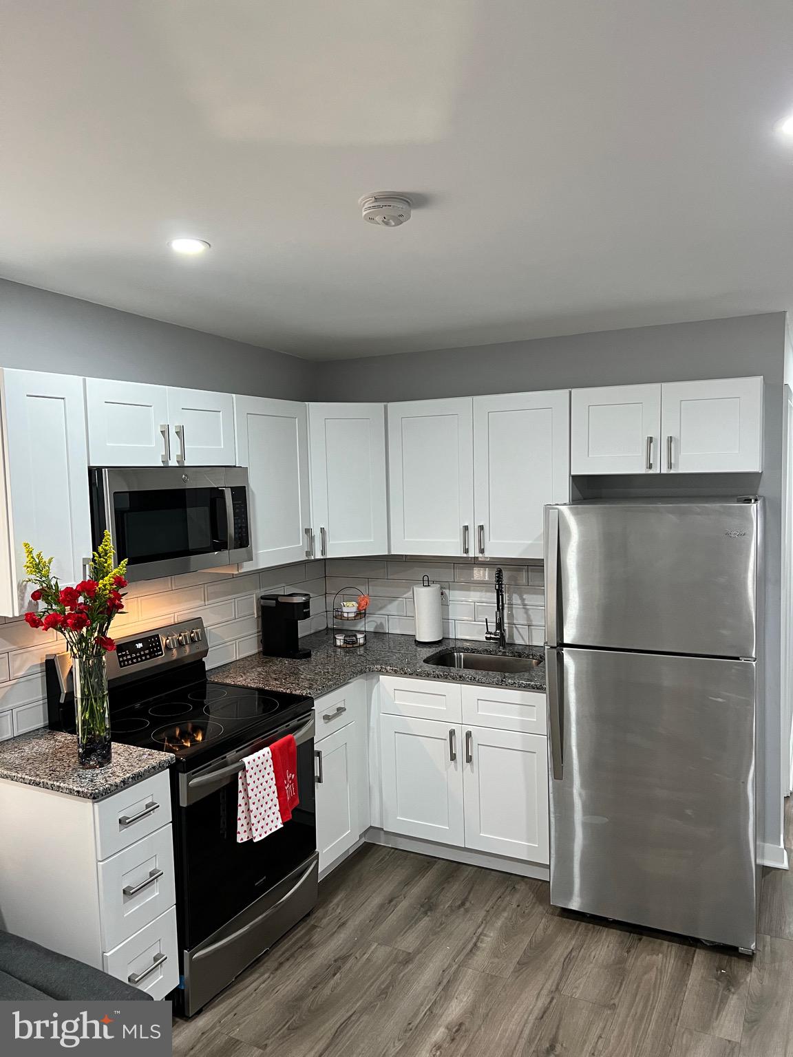 4087-1/2 LANCASTER AVENUE 1