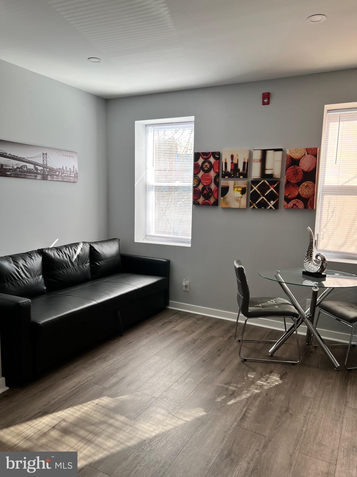 4087-1/2 LANCASTER AVENUE 1