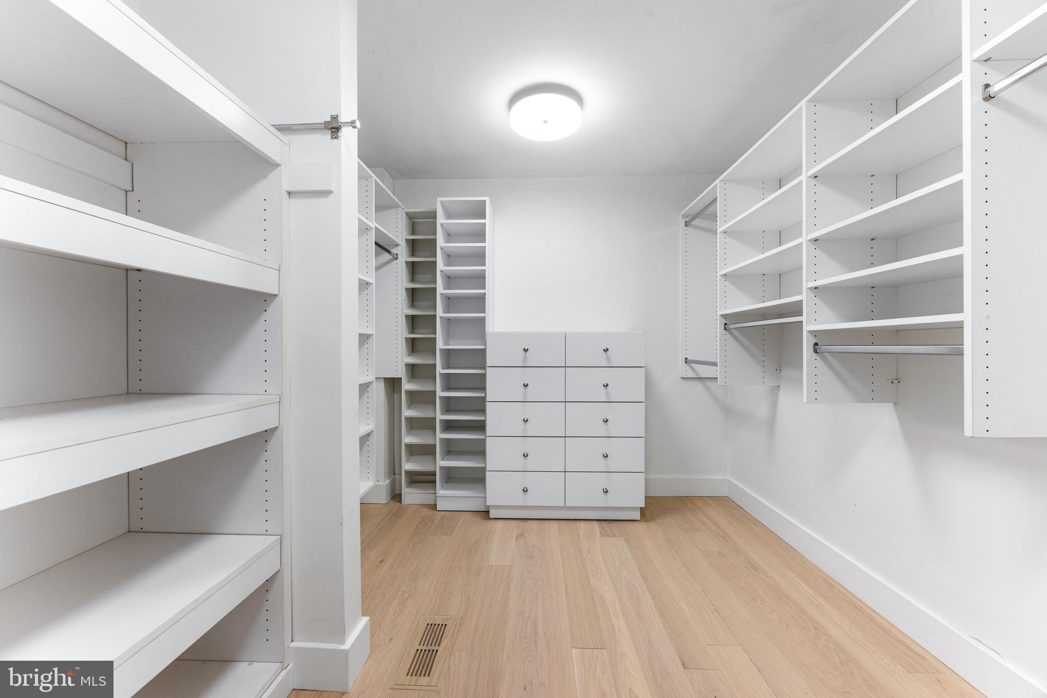 ROCKLAND - Residential