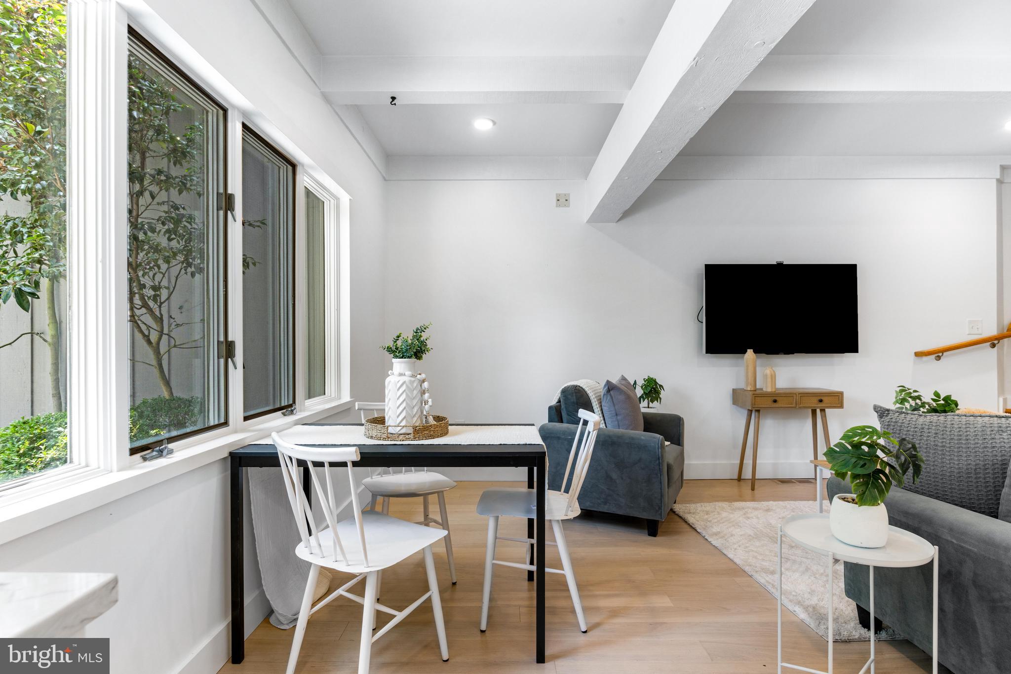 ROCKLAND - Residential