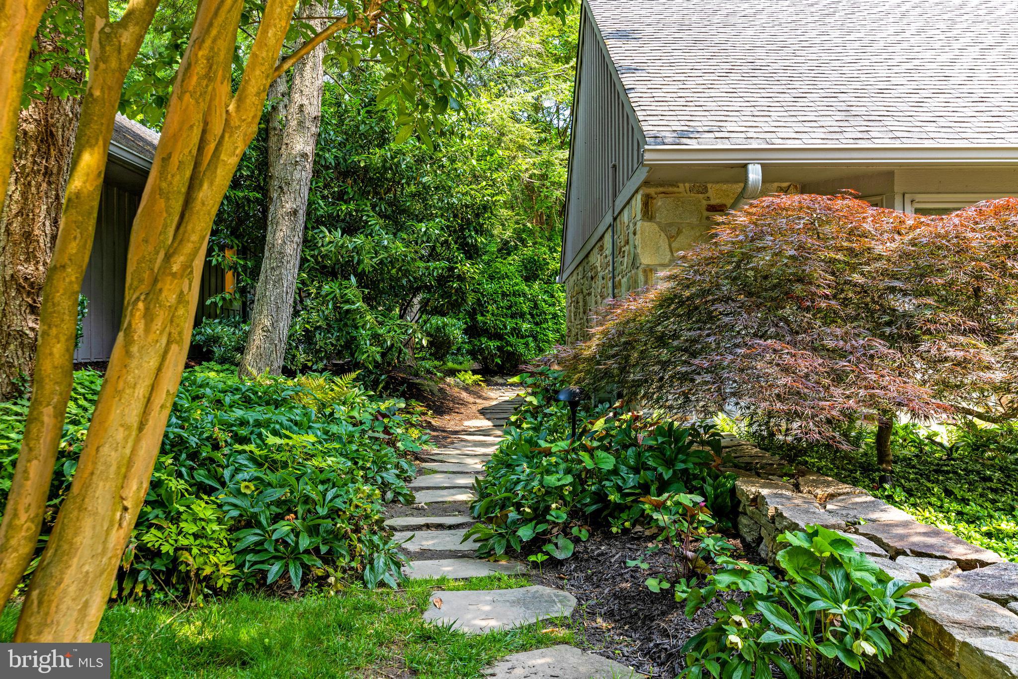5 TALL TREE COURT