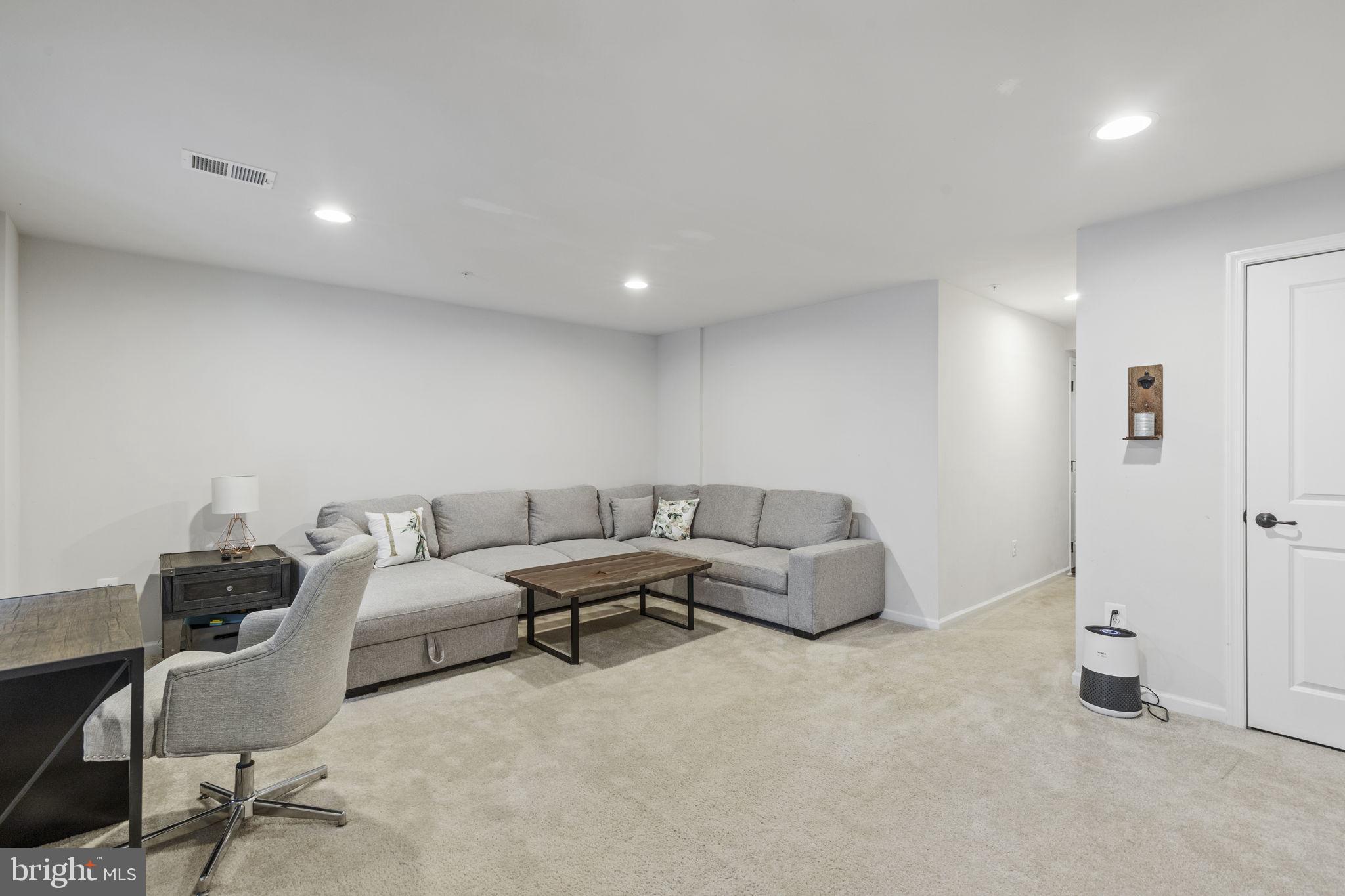 TOWNES AT BYNUM RUN - Residential