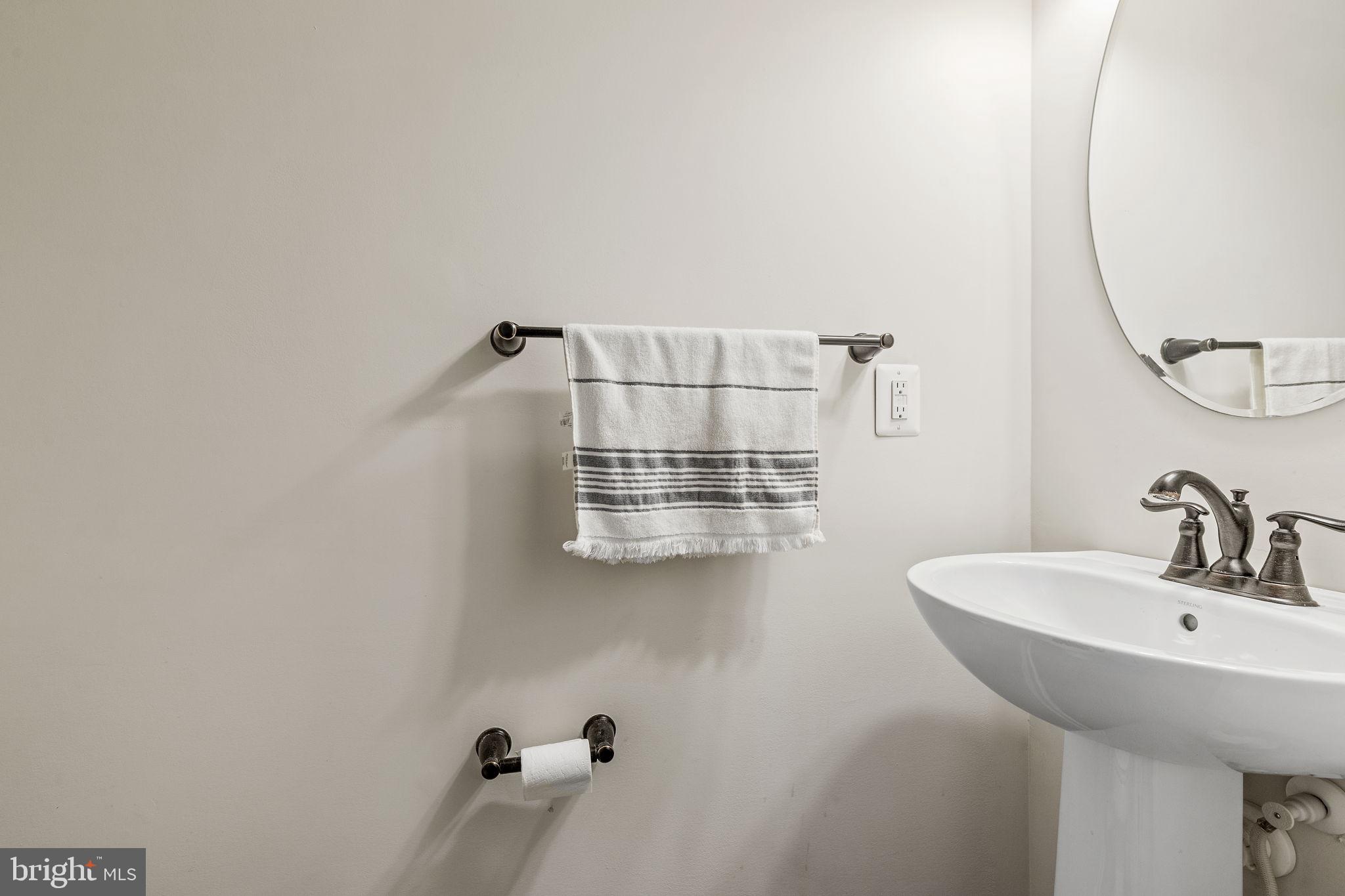 TOWNES AT BYNUM RUN - Residential