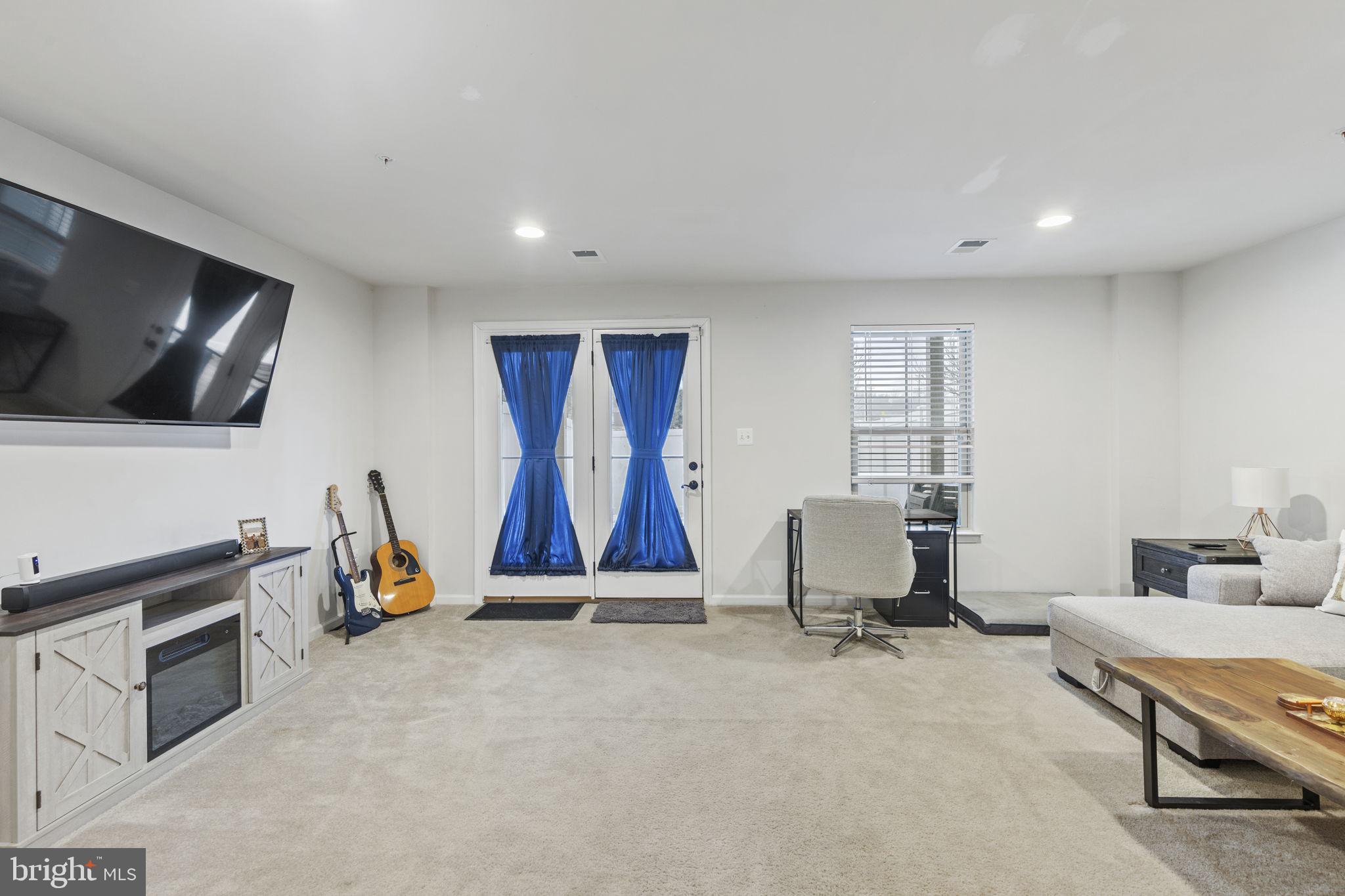 TOWNES AT BYNUM RUN - Residential