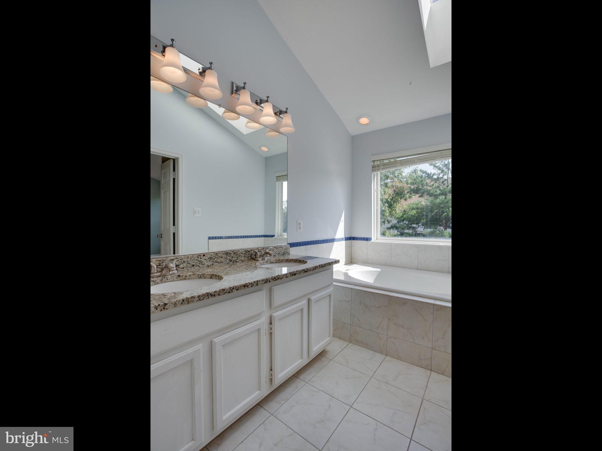 POTOMAC LAKES - Residential Lease
