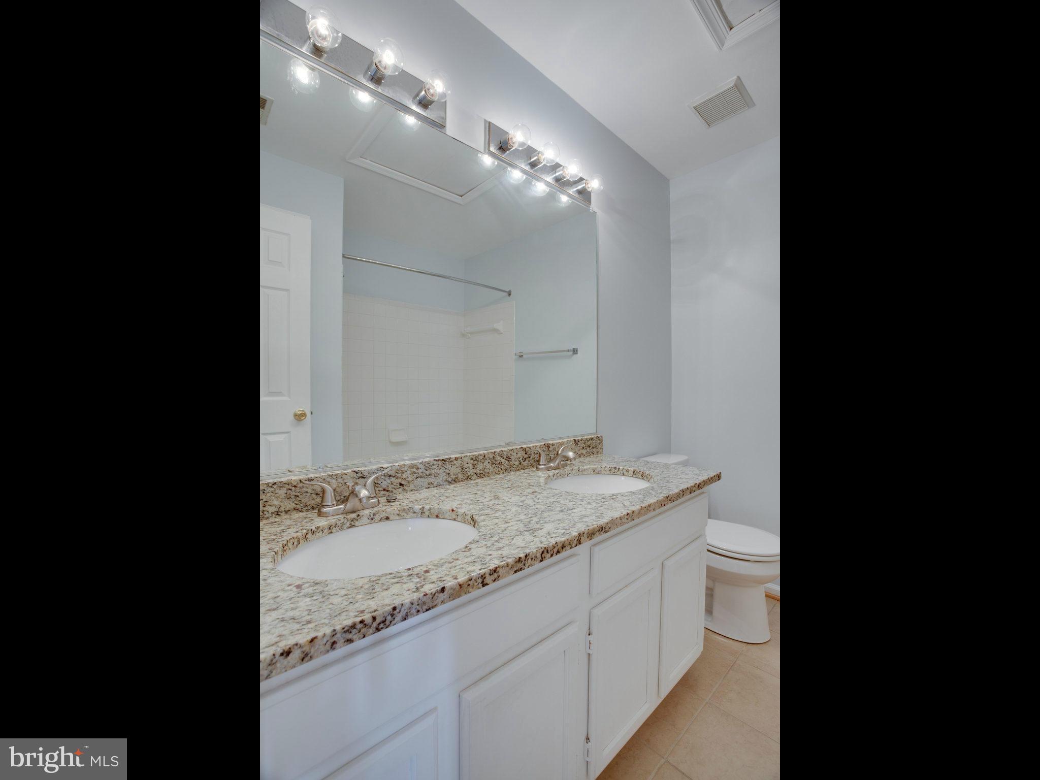 POTOMAC LAKES - Residential Lease