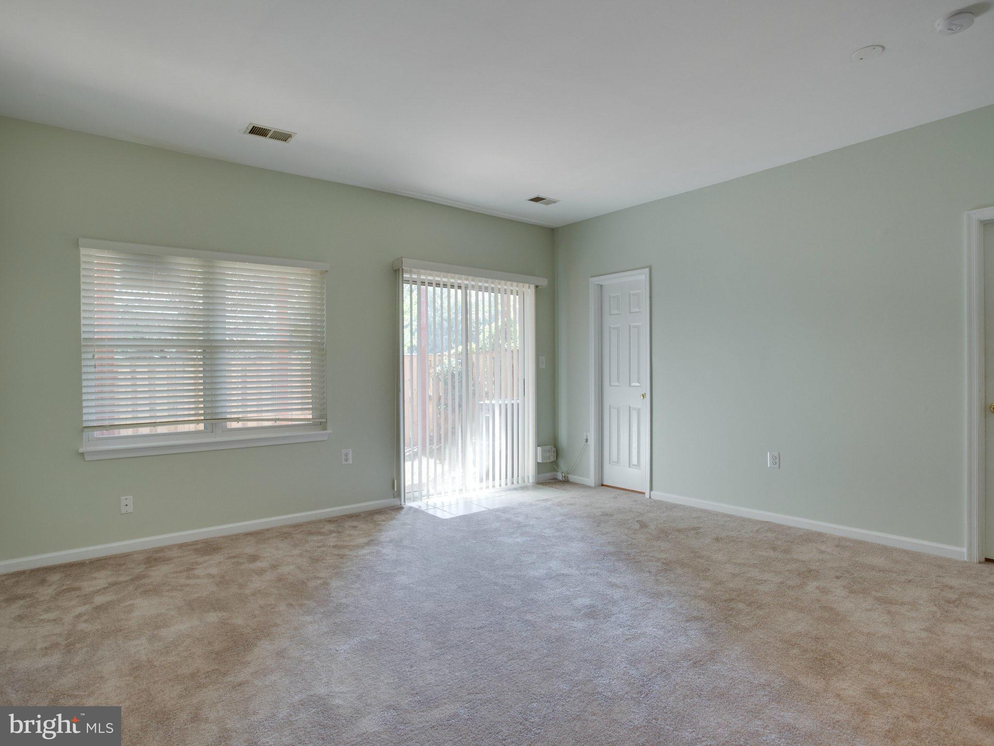 POTOMAC LAKES - Residential Lease