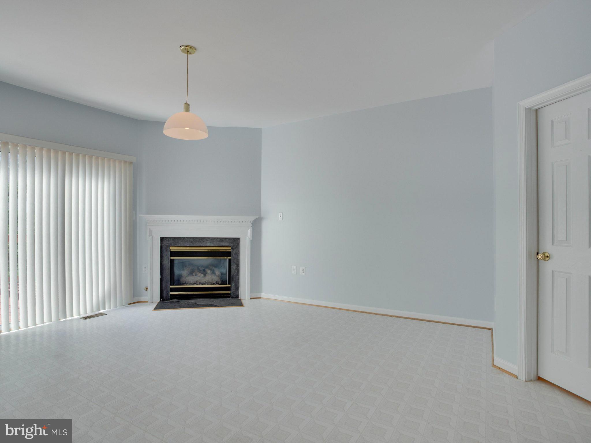 POTOMAC LAKES - Residential Lease