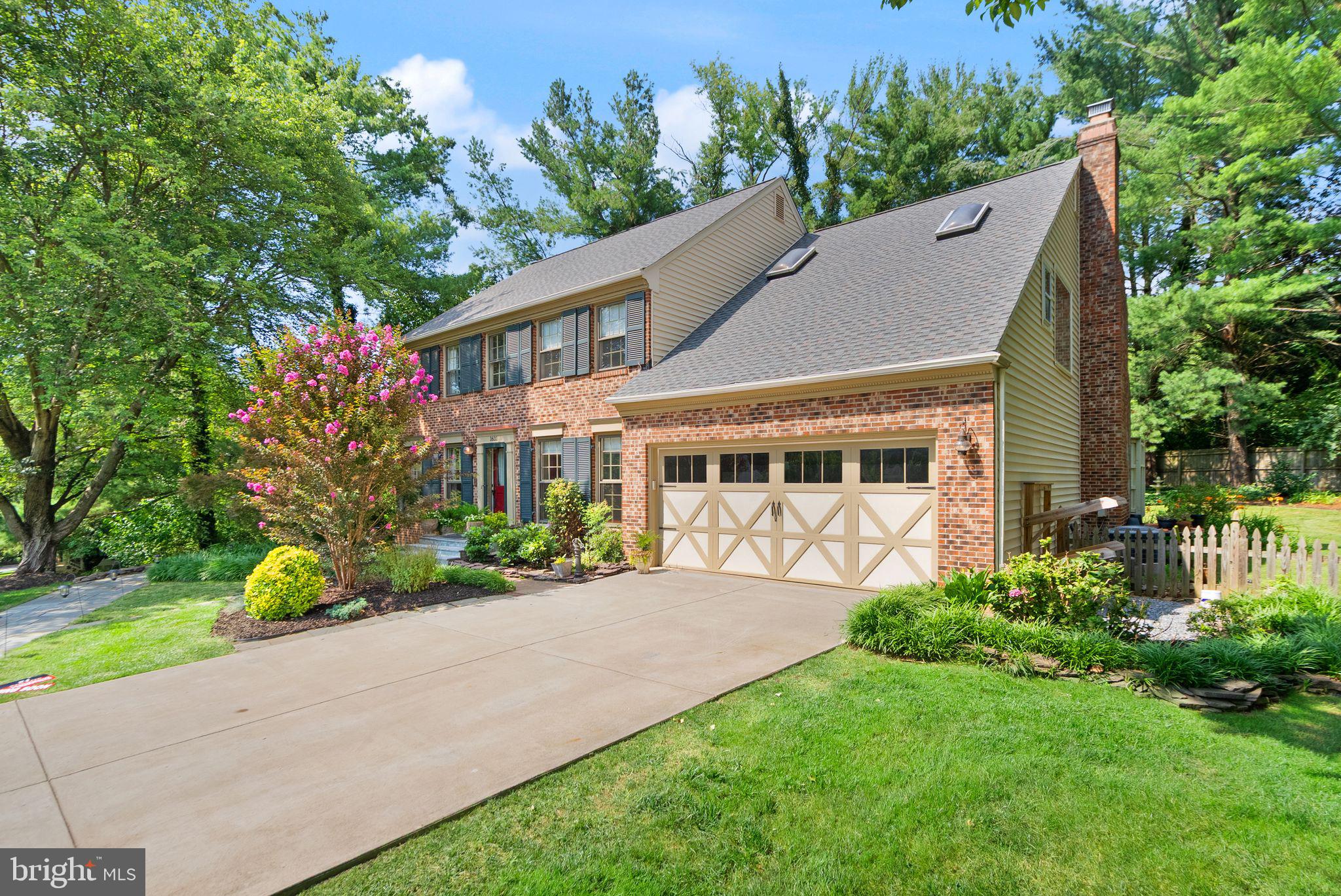 1631 AUTUMNWOOD DRIVE