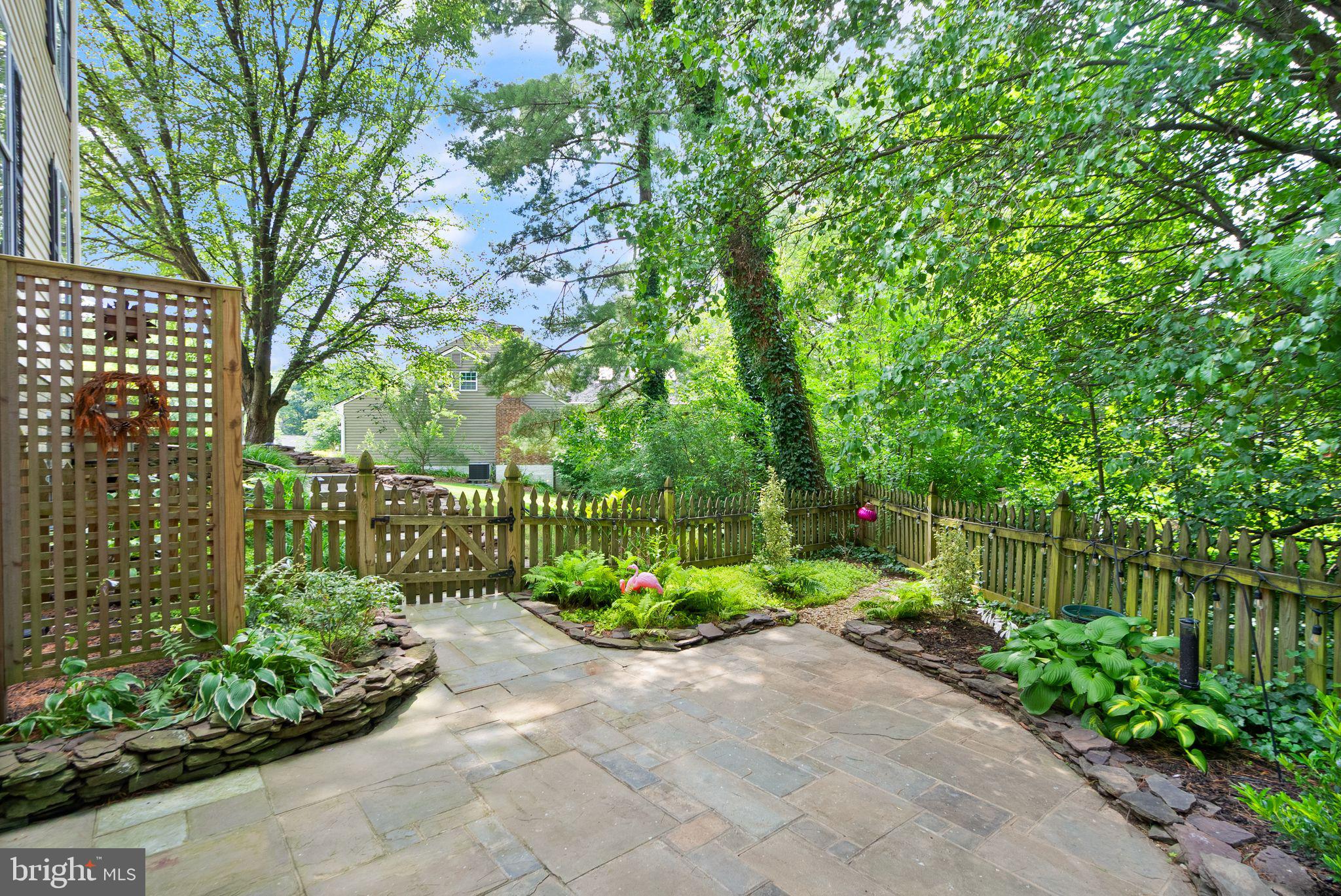 RESTON - Residential