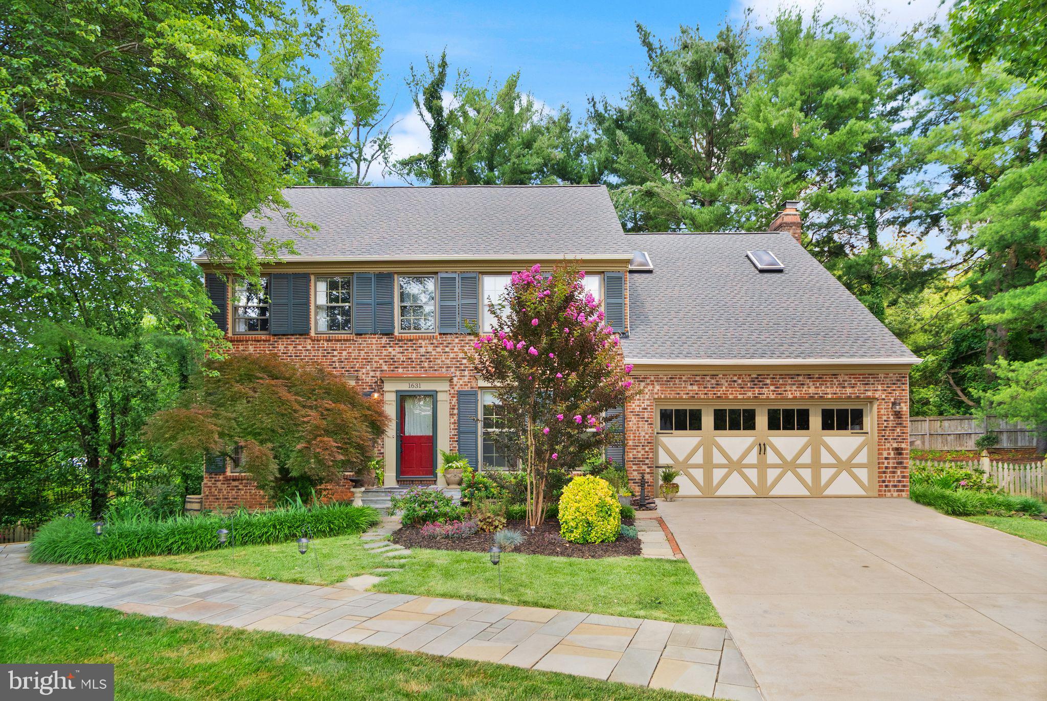 1631 AUTUMNWOOD DRIVE