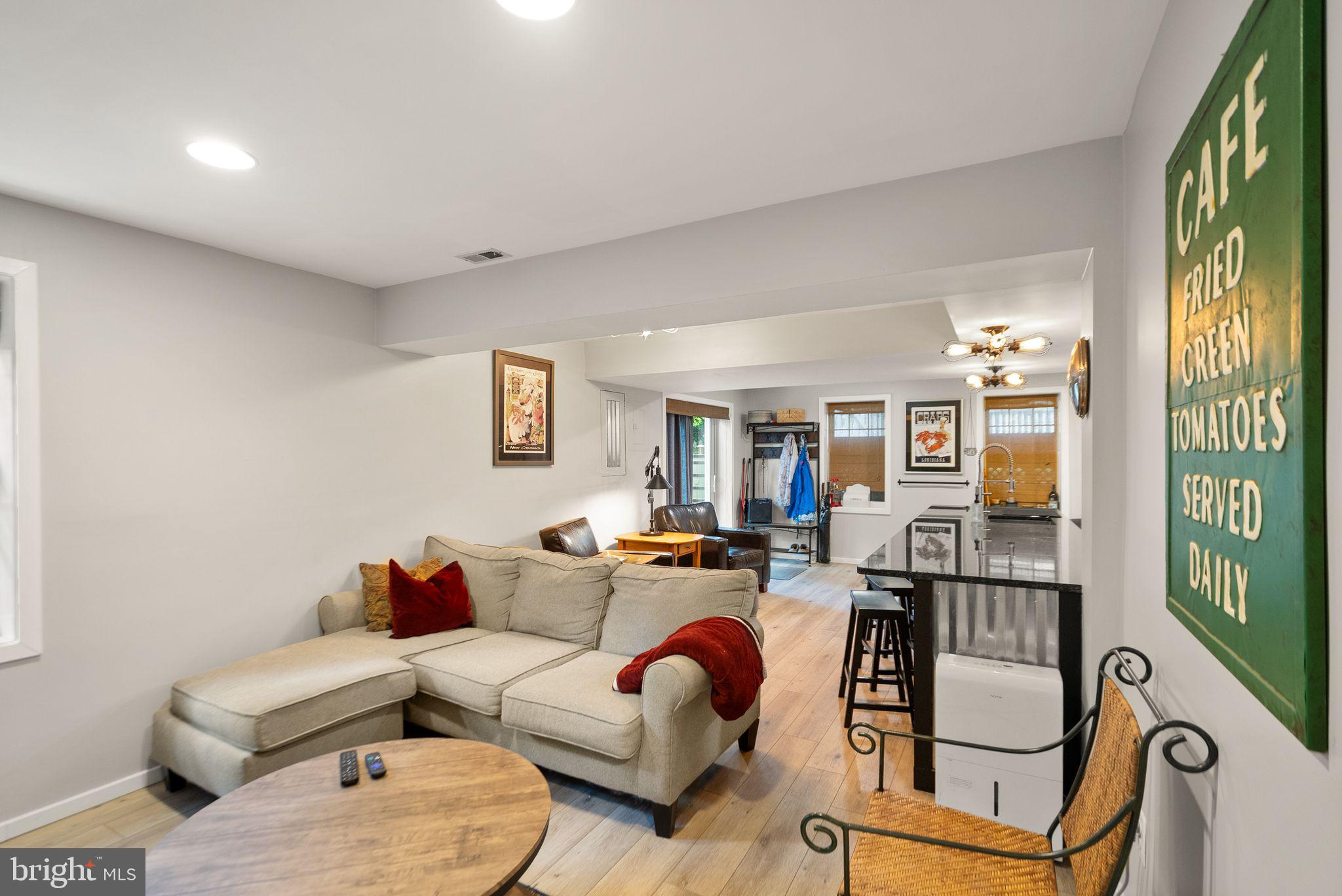 RESTON - Residential