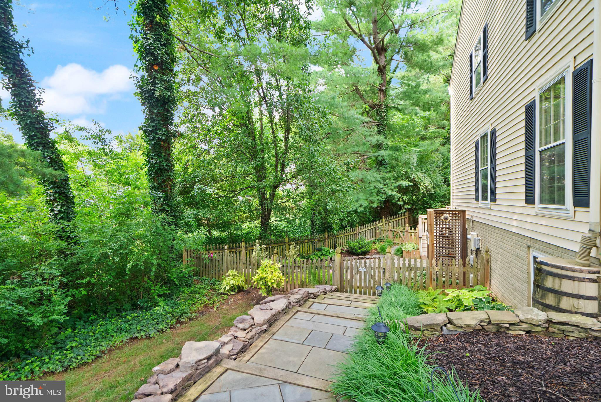 RESTON - Residential