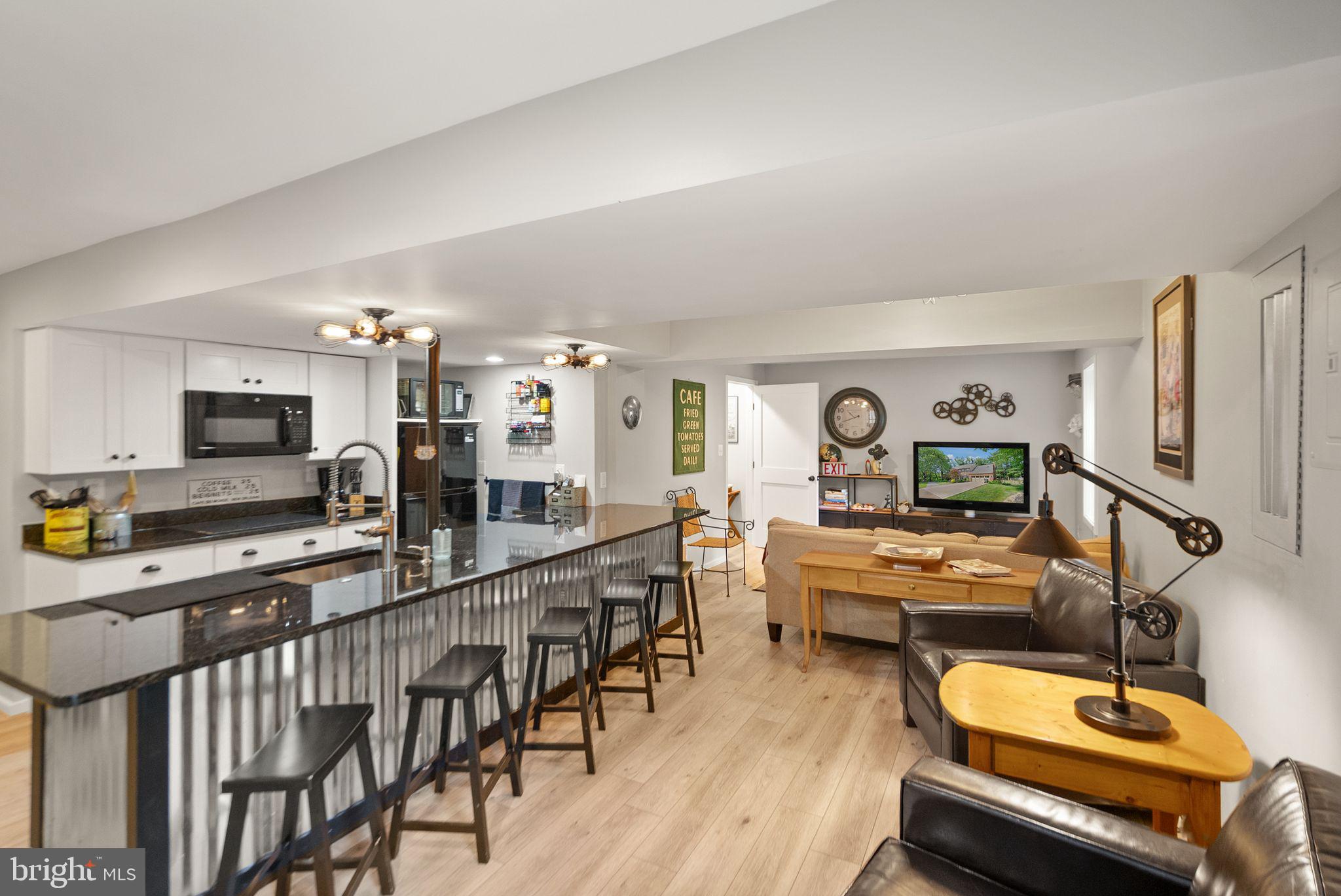 RESTON - Residential