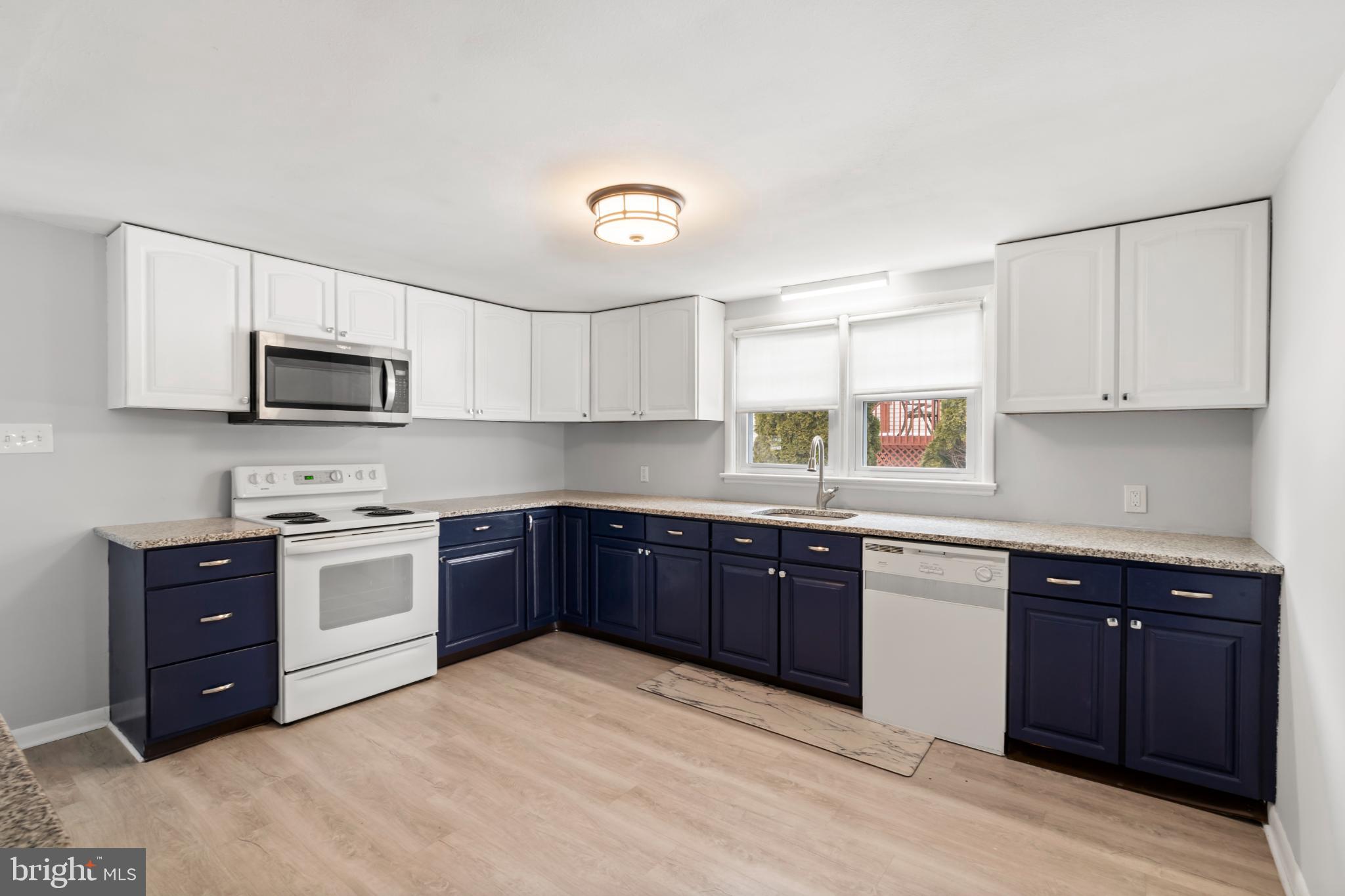 HIDDEN CREEK - Residential