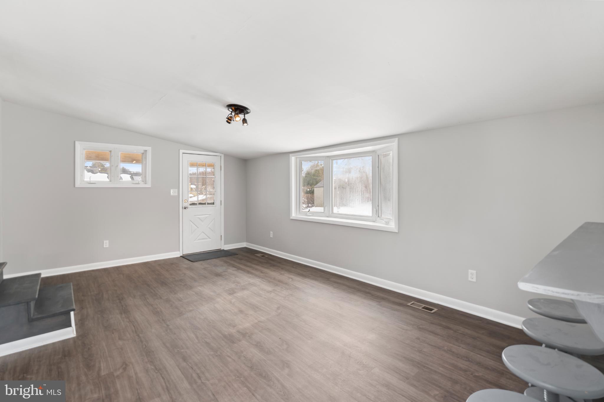 HIDDEN CREEK - Residential