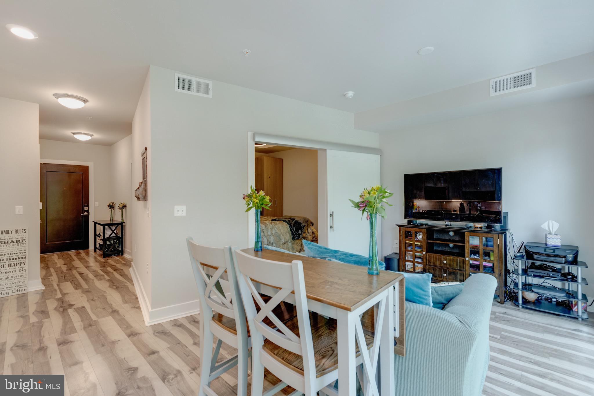 1800 MOUNT VERNON AVENUE 215