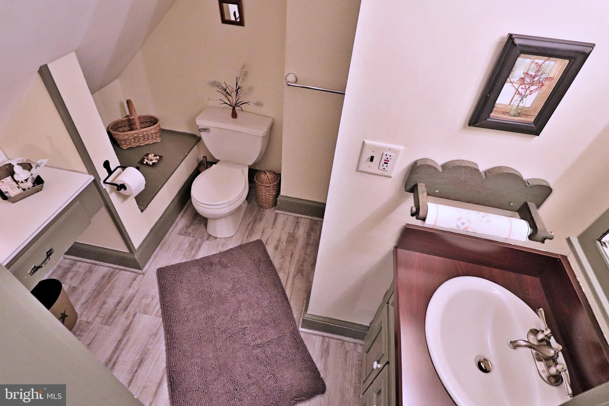 Reinholds, Pennsylvania 17569, United States, 1 Bedroom Bedrooms, ,Residential,Active,204345