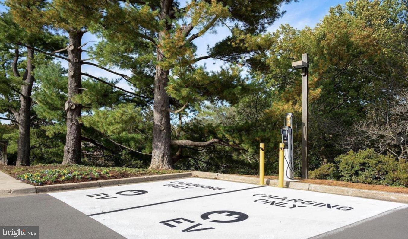 SUMNER VILLAGE - Residential