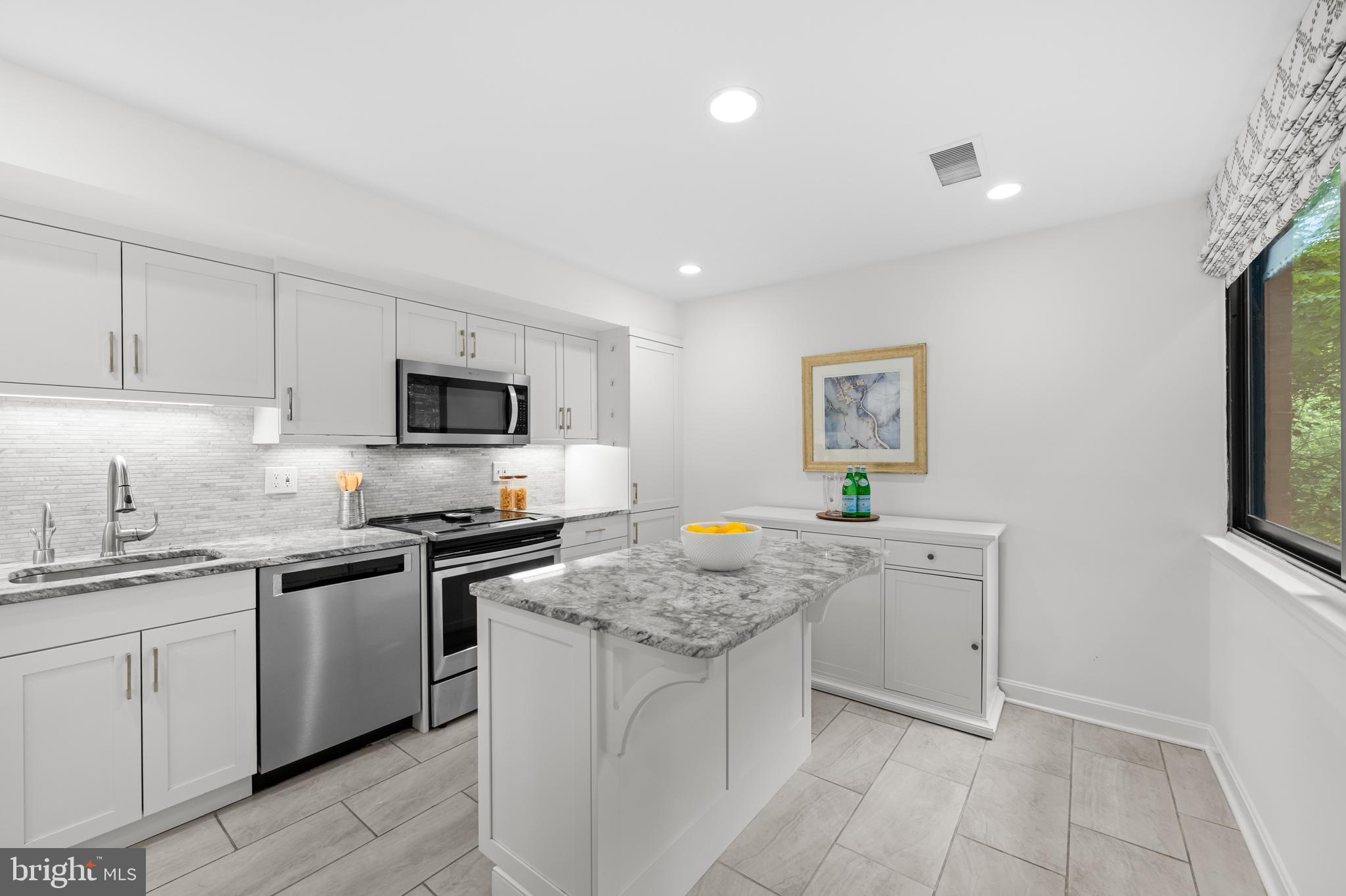 SUMNER VILLAGE - Residential