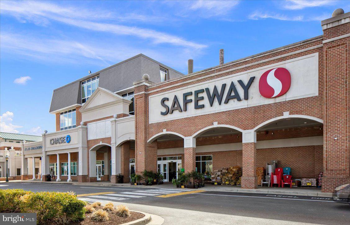 SUMNER VILLAGE - Residential