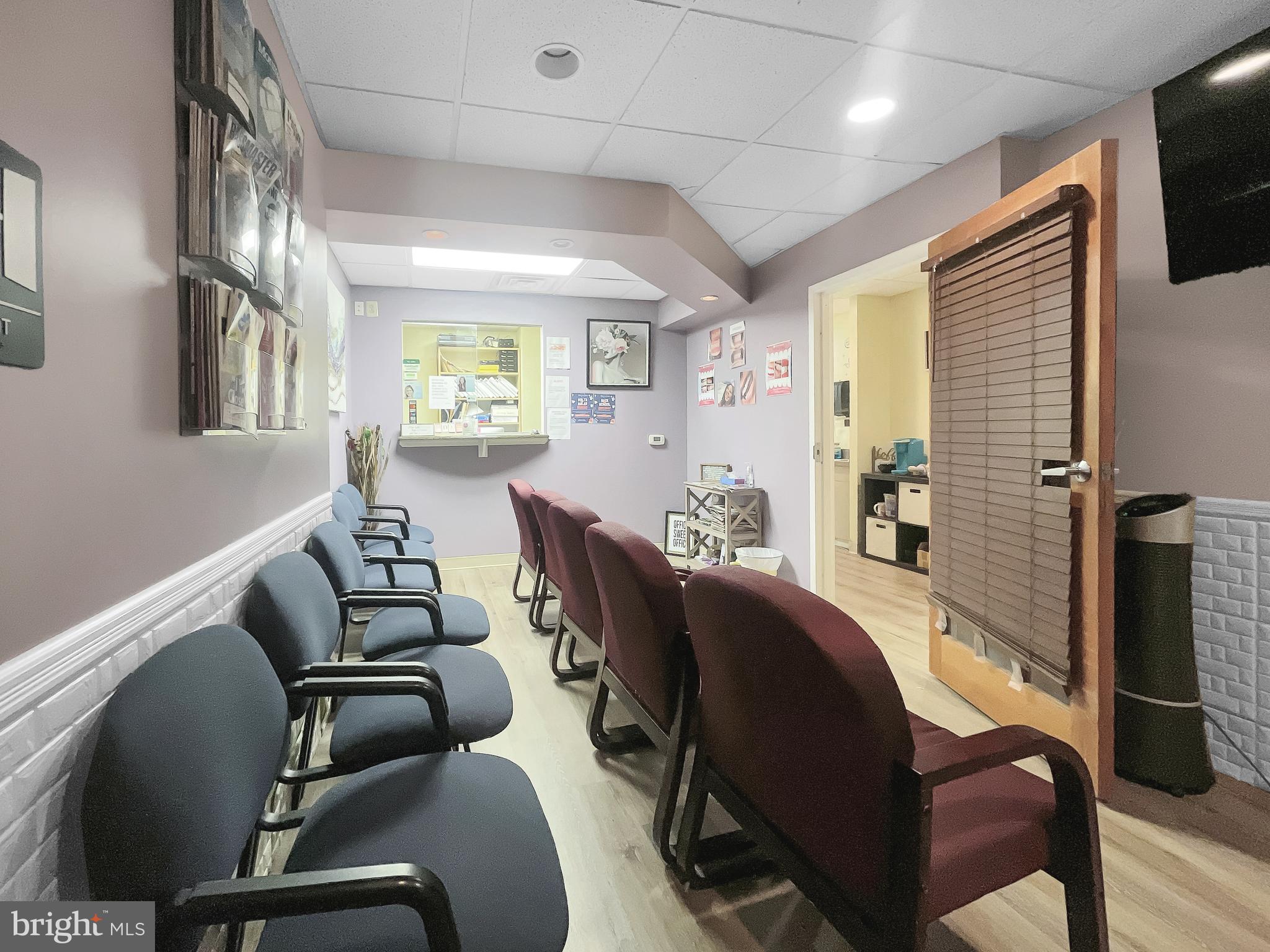 ELKINS PARK - Commercial Sale