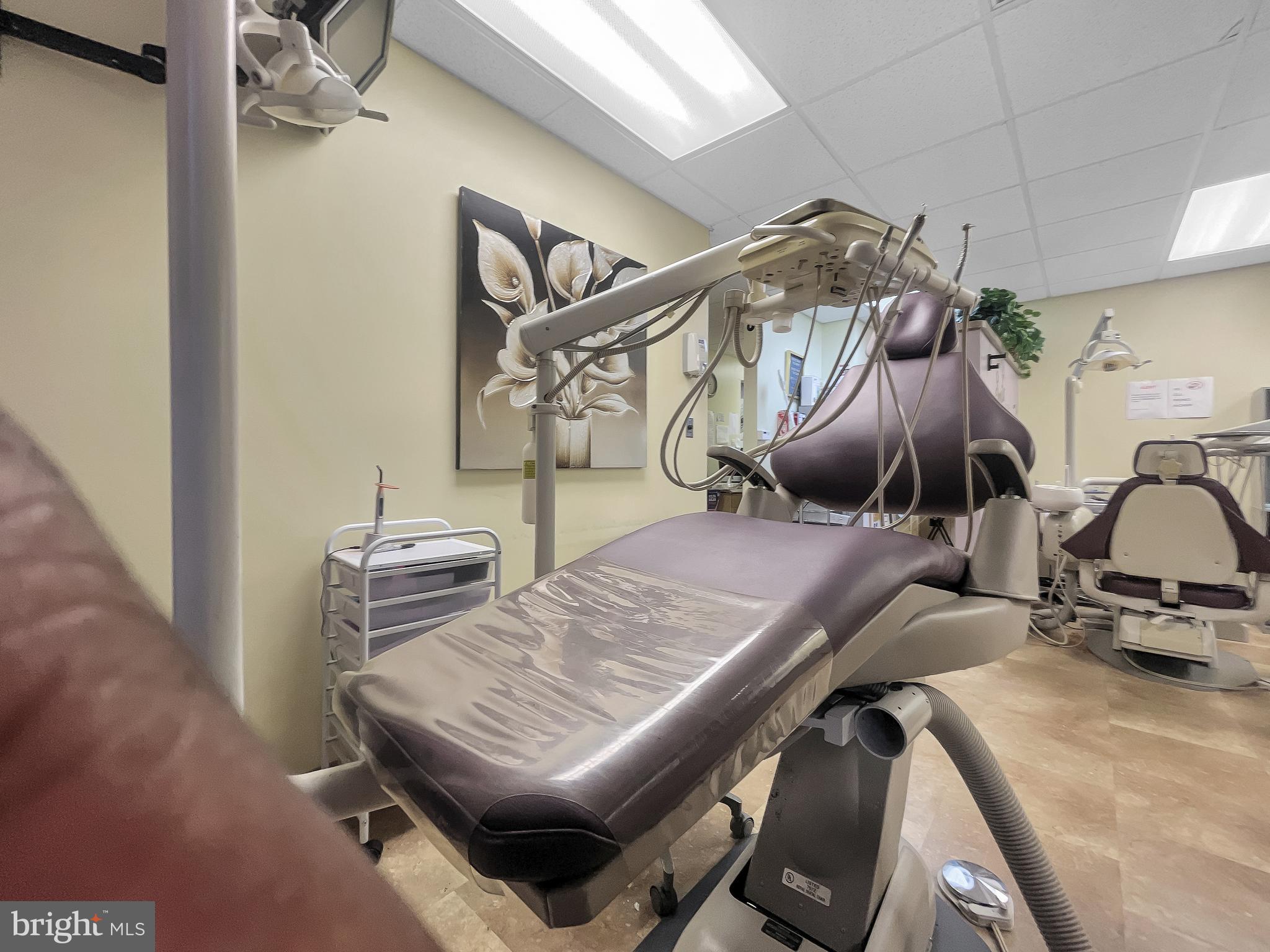 ELKINS PARK - Commercial Sale