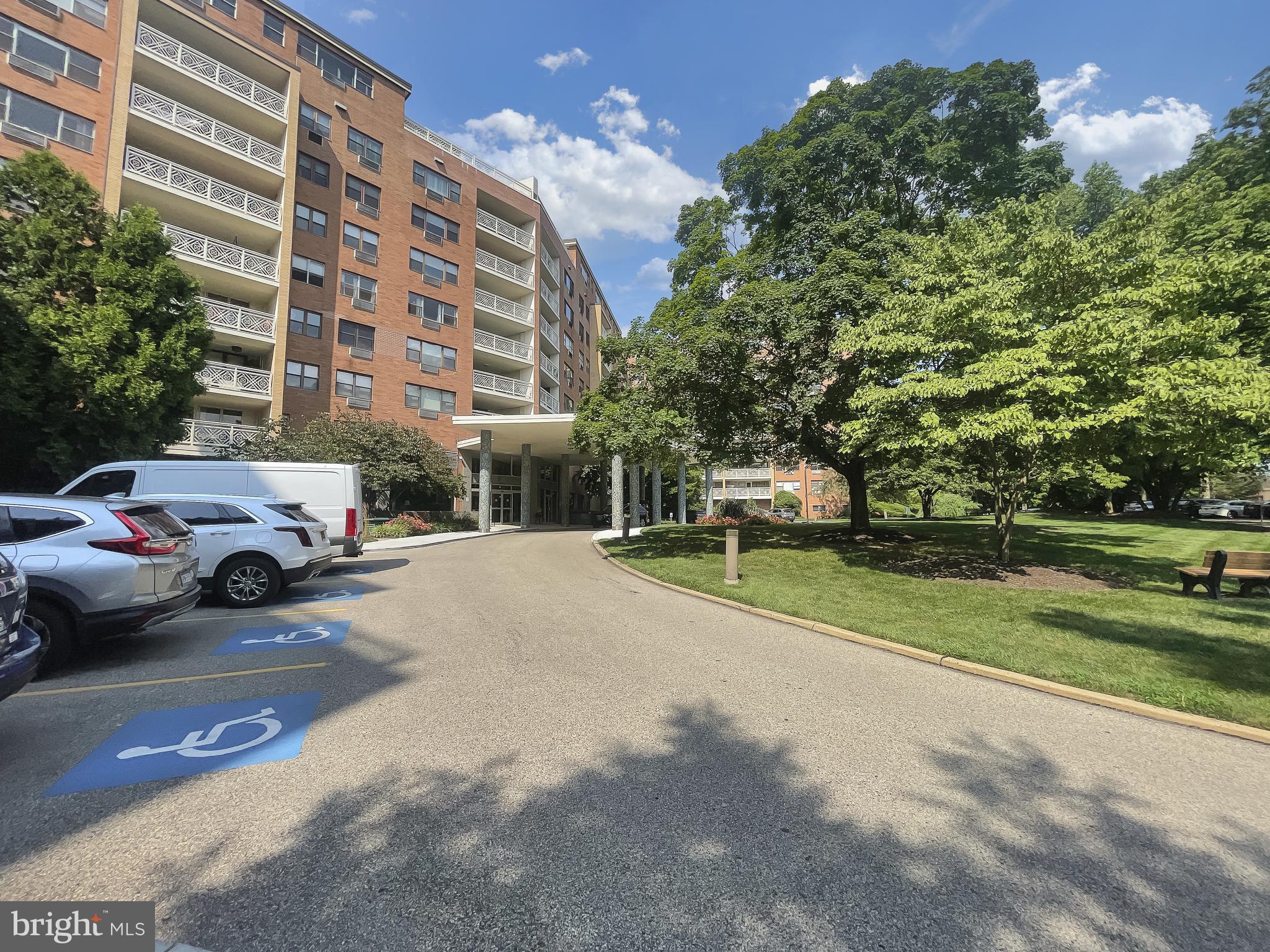 ELKINS PARK - Commercial Sale