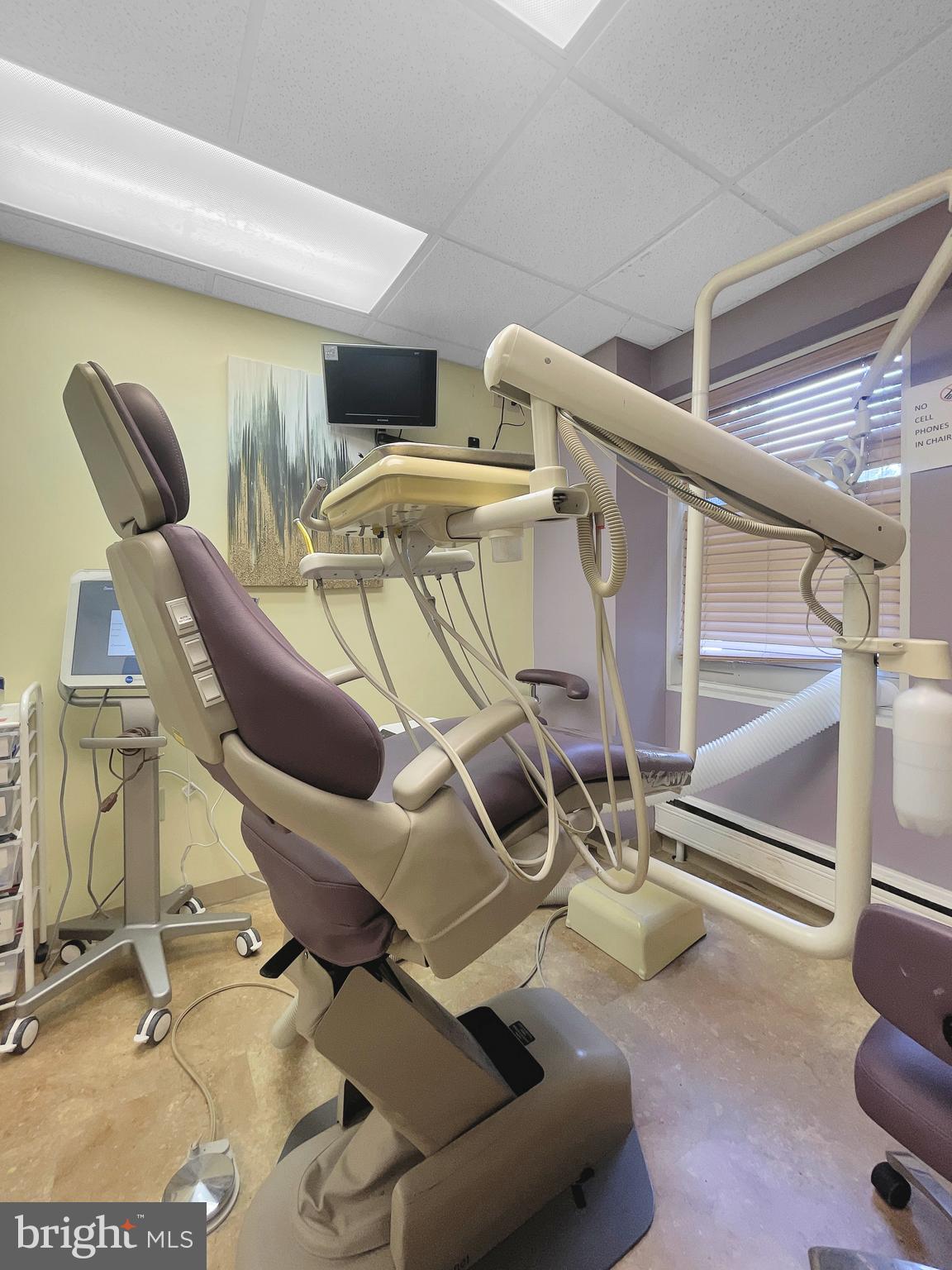 ELKINS PARK - Commercial Sale