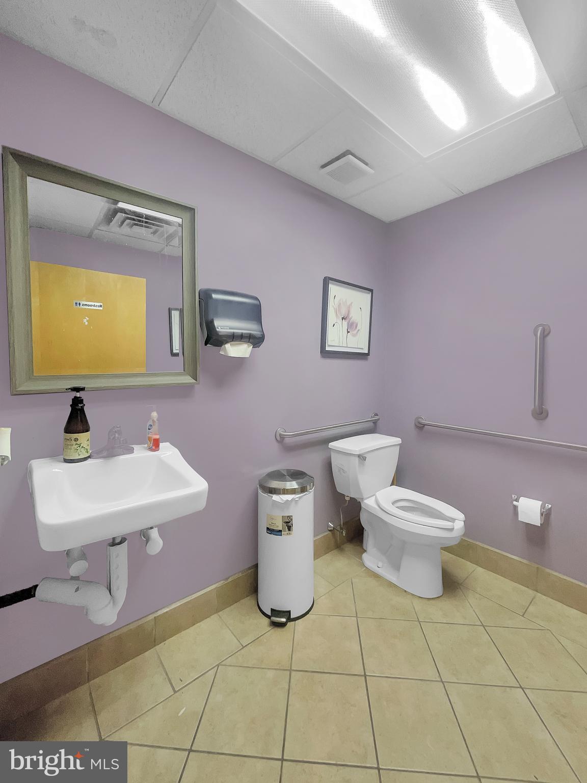 ELKINS PARK - Commercial Sale