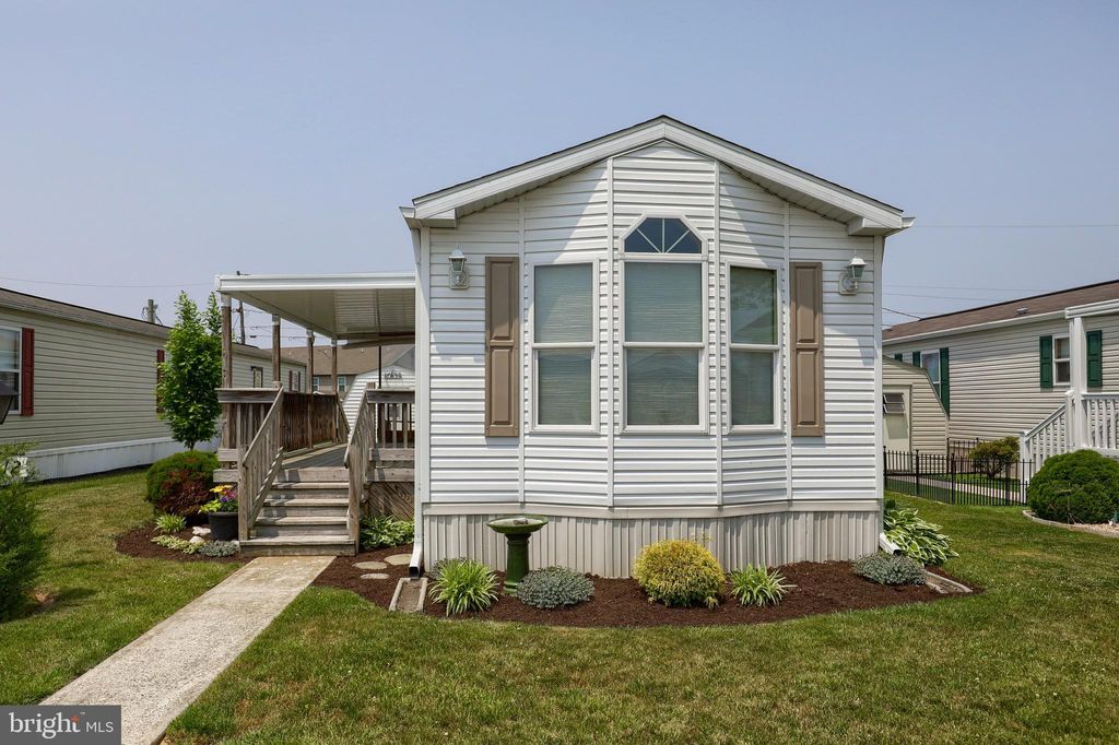 Photo of 70 SNYDER LN, EPHRATA, PA 17522 (MLS # PALA2035536)