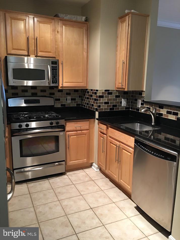 MARQUIS AT VIENNA STATION - Residential Lease