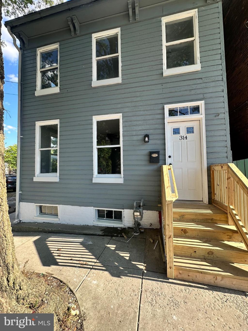 Photo of 314 W King Street, YORK, PA 17401 (MLS # PAYK2090014)