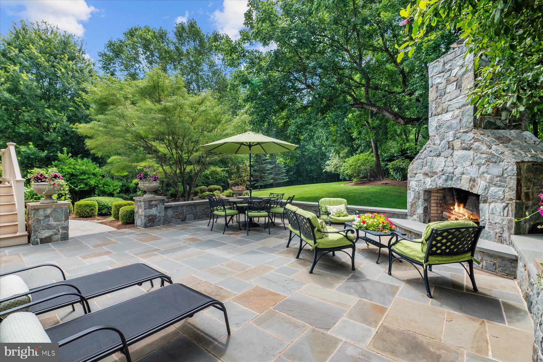 1605 BELLINGHAM LANE